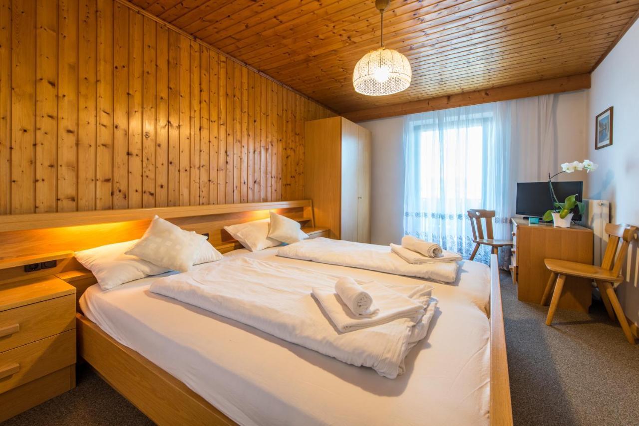 Gasthof Hoerschwang San Lorenzo di Sebato Bagian luar foto
